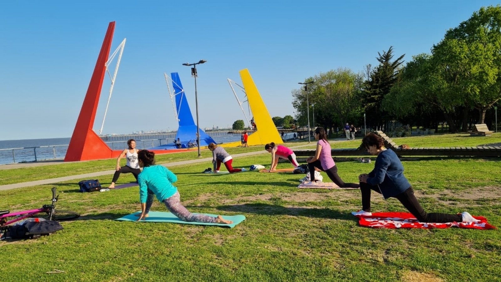 Continúan las clases de Yoga en la Costa de Vicente López